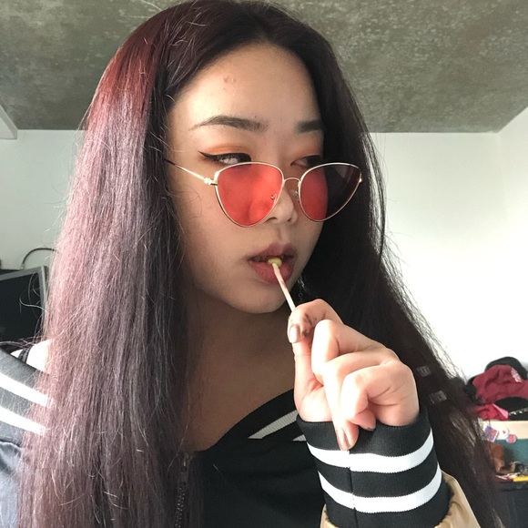 Meet your Posher, Jenny - Picture 1 of 1